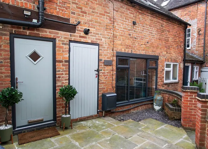 Stunning Ashbourne Town Centre Cottage Near Alton Towers Peak District Dovedale